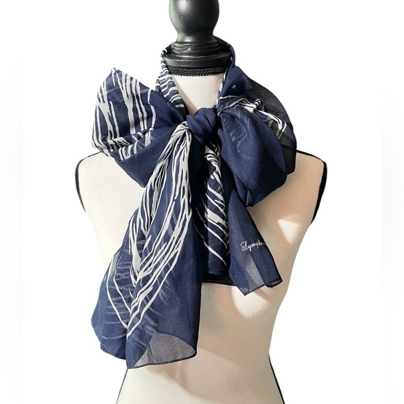 Navy and White Patterned Scarf, approx. 17” x 68” - Picture 9 of 12